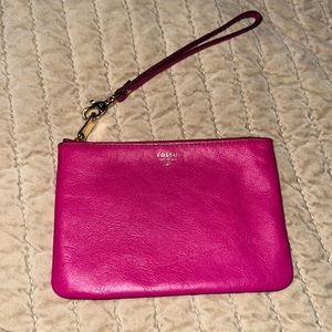 Fossil Large Zip Close Fuchsia Leather Wristlet NWOT